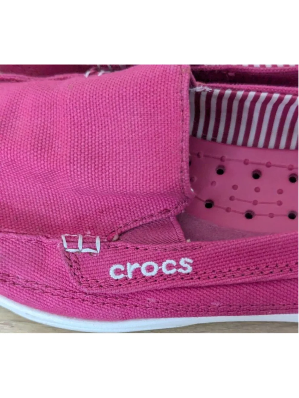Women's Crocs Pink Canvas Loafers Size 8 with White Trim